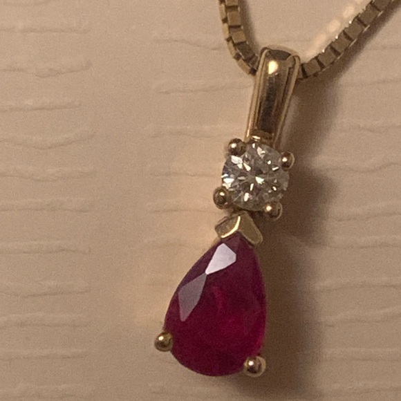 14k gold necklace with ruby pendant - Picture 4 of 10